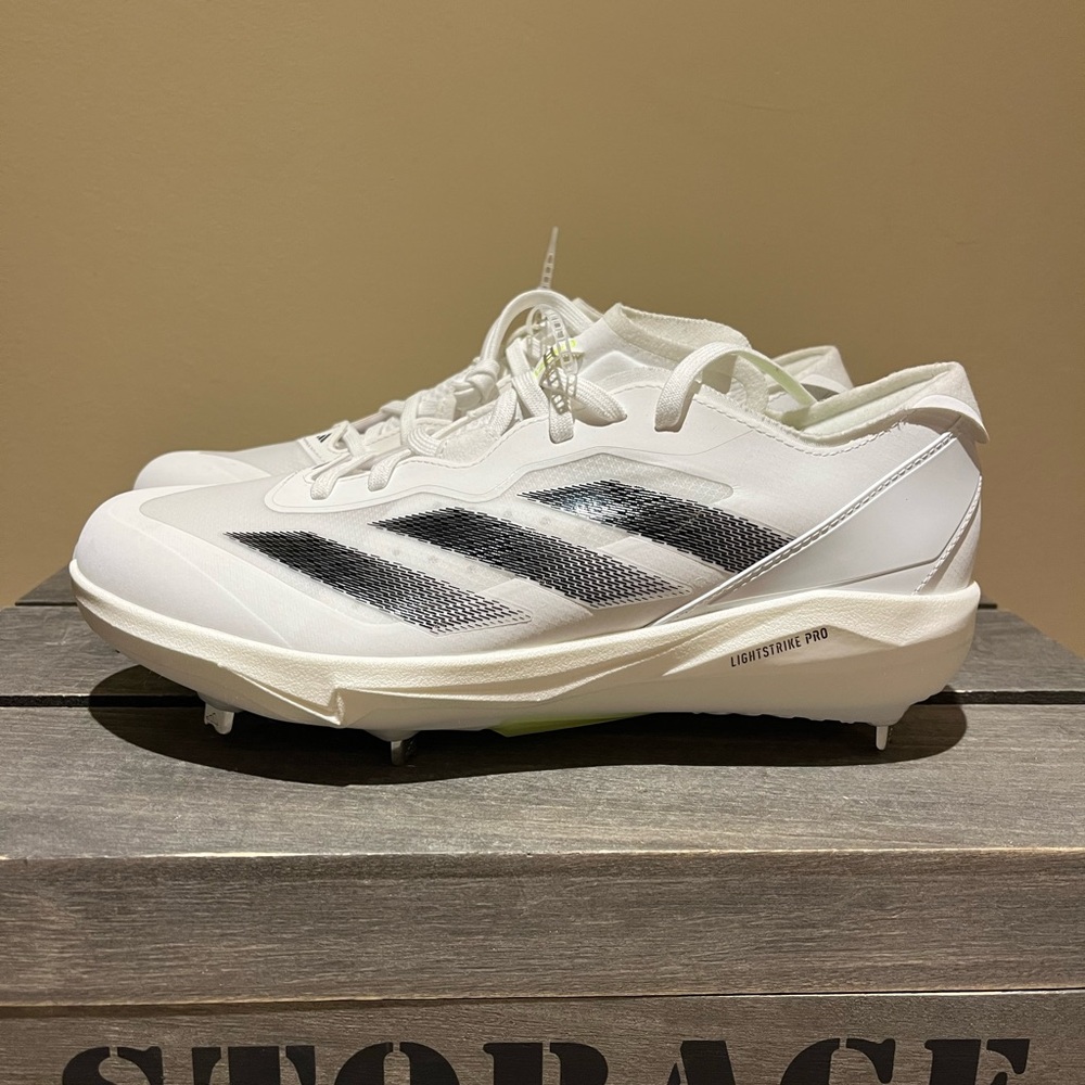 adidas White and Black Lightweight softball Cleats (Metal) NWT